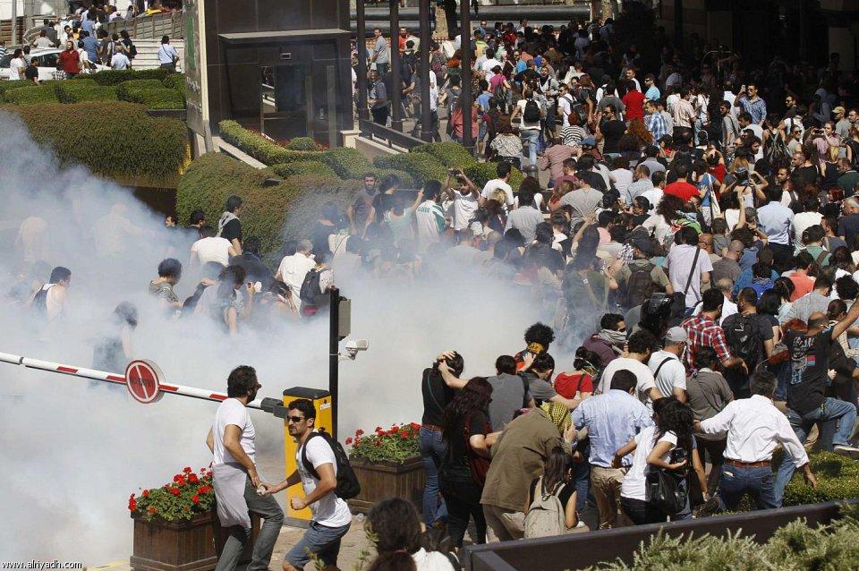 Κωνσταντινούπολη: “Ταγίπ Ερντογάν, κλέφτη!” φώναζαν οι διαδηλωτές